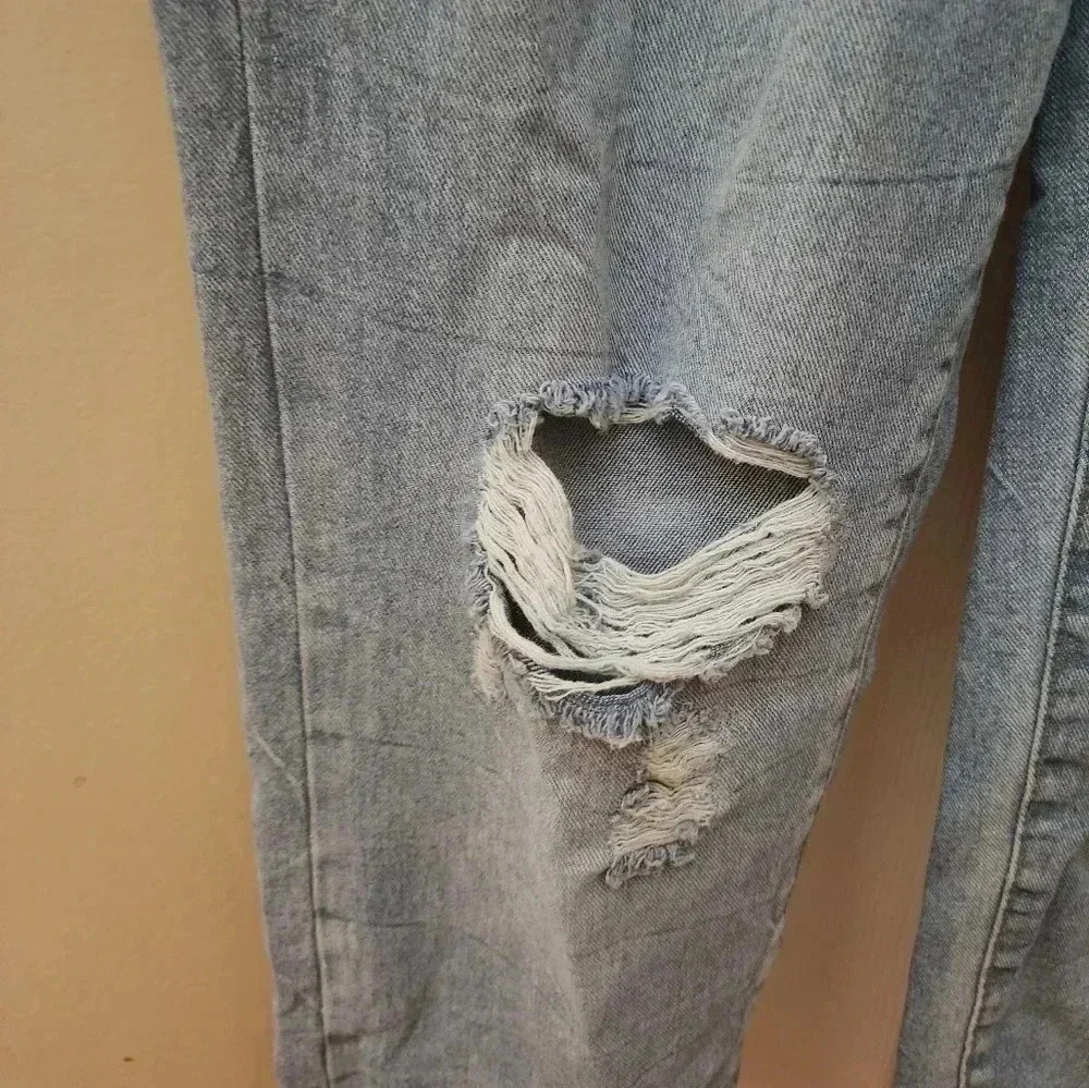 KENSIE RIPPED JEANS - Picture 2 of 5